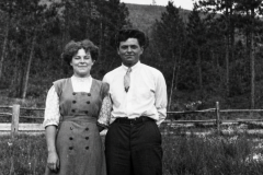 Dora R. and Henry Allison Barclay on the Barclay family homestead.